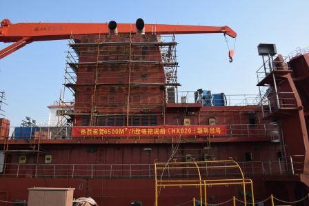 江蘇海新重工熱烈慶祝4艘船舶同日下水、出塢